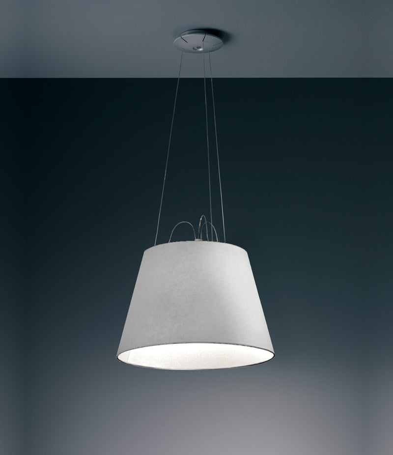 Artemide Tolomeo Mega suspension lamp in silver fibre, suspended from ceiling.