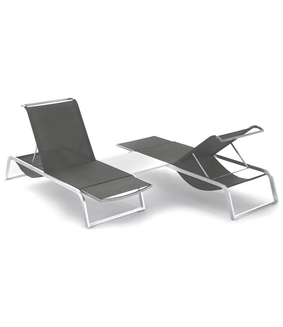 A front-facing and rear-facing Coro L3 sun loungers side by side.