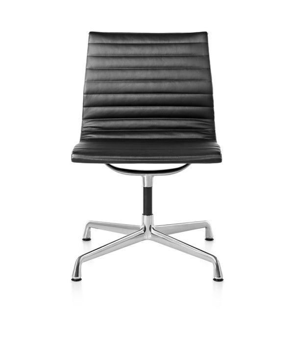 Eames® 铝制组边椅