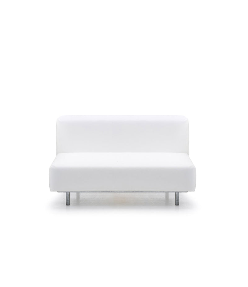 Extremis Walrus Middle Seat in white, with 43" cushion.