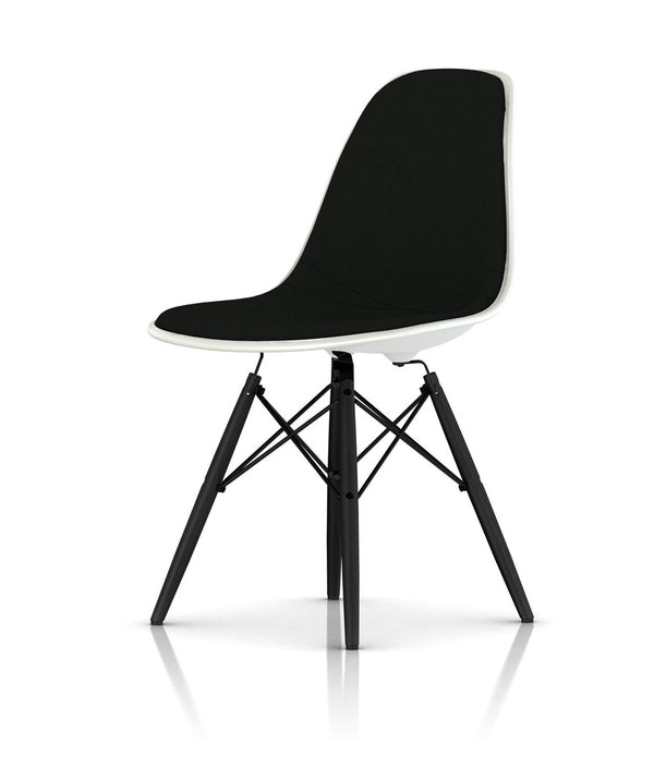 Eames® 模压塑料边椅，乌木销钉底座 - 软垫