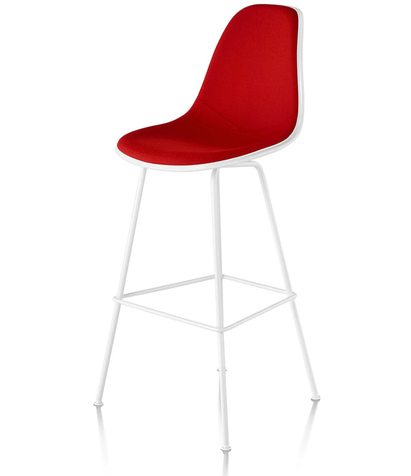 Eames® 模压塑料凳，吧台高度 - 软垫