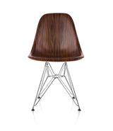 Eames® 模压木边椅，金属丝底座