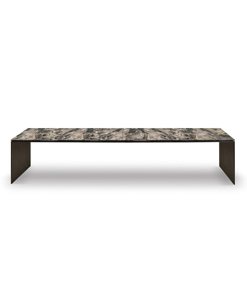 Linha Dining Table