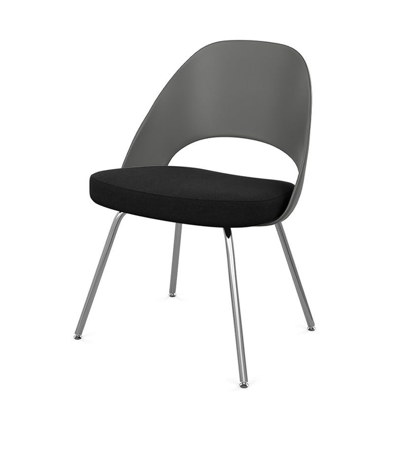 Saarinen 行政椅，带模压塑料靠背 - 管状腿